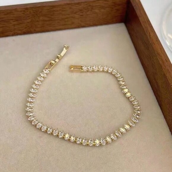 Marquise Cut Tennis Bracelet - Picture 3 of 3